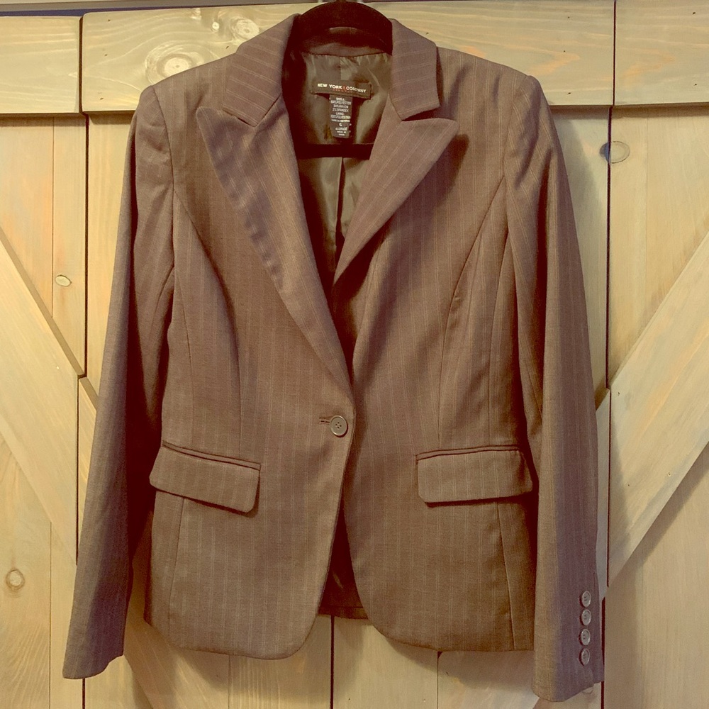 NY&C blazer Size 6 Dark gray pinstriped.